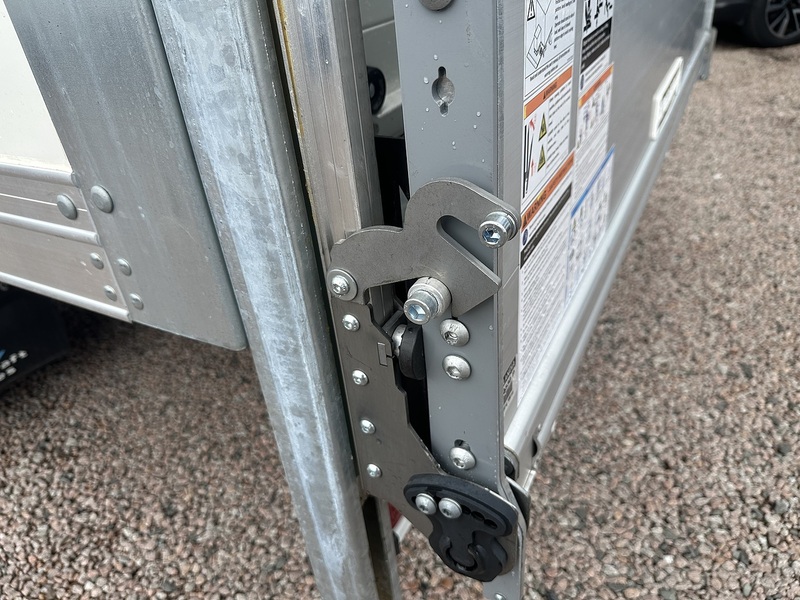 MAXUS Deliver 9 D20 Luton Tail Lift - U2880