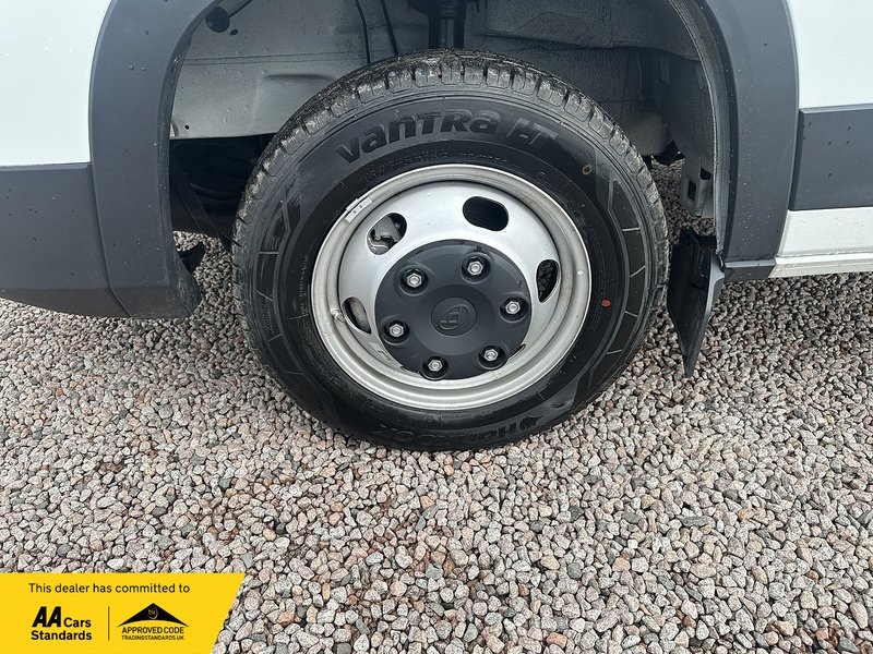 MAXUS Deliver 9 D20 Luton Tail Lift - U2880