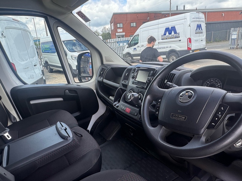 Vauxhall Movano CDTi 3500 BiTurbo Dynamic - U2885