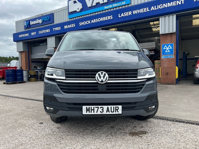 Volkswagen Transporter BiTDI T32 Highline - U2939