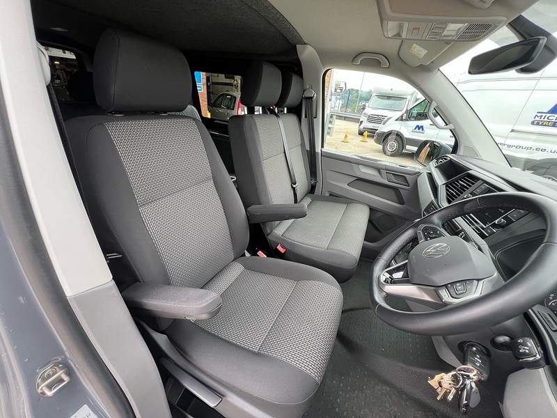 Volkswagen Transporter BiTDI T32 Highline - U2939