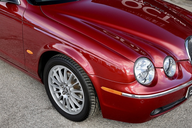 Jaguar S-Type 3.0 V6 SE 3 Former Keepers + Exceptional Condition + Low Tax Image 16