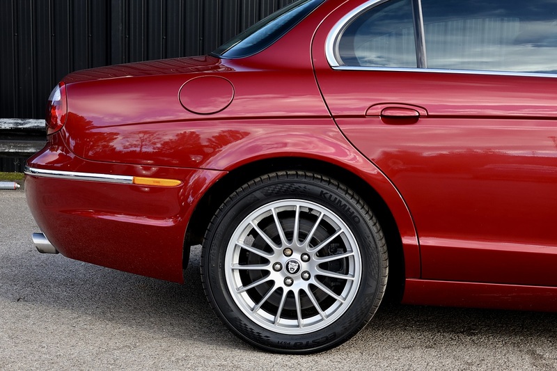 Jaguar S-Type 3.0 V6 SE 3 Former Keepers + Exceptional Condition + Low Tax Image 14