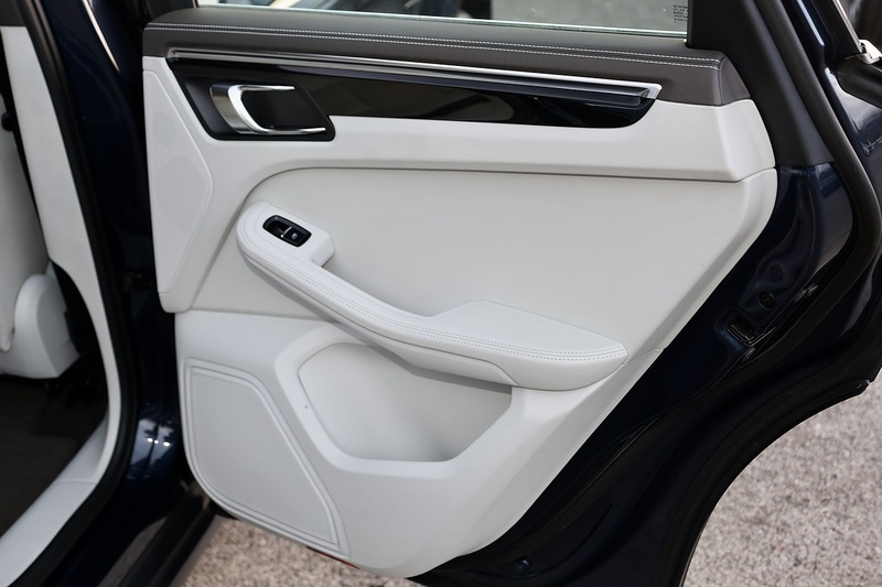 Porsche Macan S 1 Owner + Full Porsche Provenance + Pano Roof + PASM Image 18