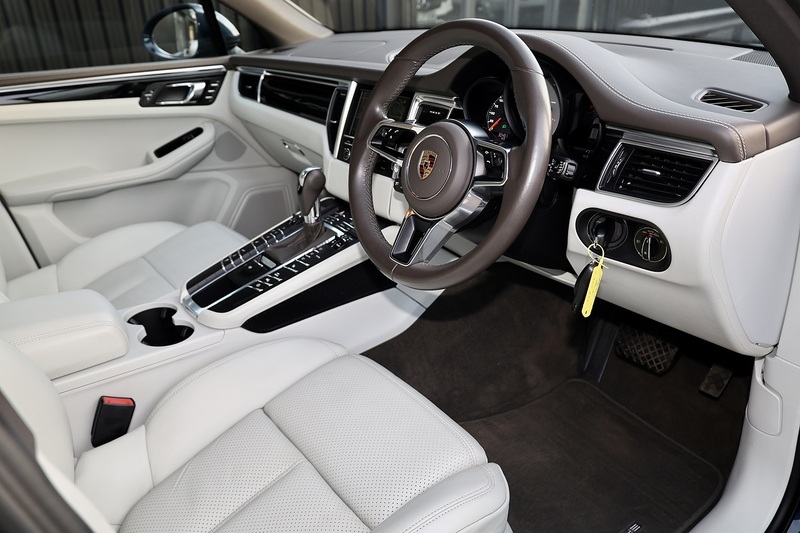 Porsche Macan S 1 Owner + Full Porsche Provenance + Pano Roof + PASM Image 5