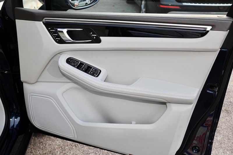 Porsche Macan S 1 Owner + Full Porsche Provenance + Pano Roof + PASM Image 17