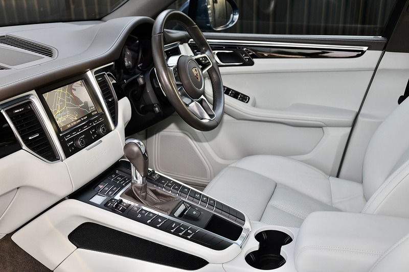 Porsche Macan S 1 Owner + Full Porsche Provenance + Pano Roof + PASM Image 11
