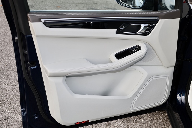 Porsche Macan S 1 Owner + Full Porsche Provenance + Pano Roof + PASM Image 23