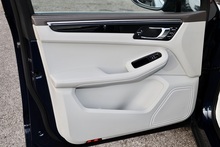 Porsche Macan S 1 Owner + Full Porsche Provenance + Pano Roof + PASM - Thumb 23