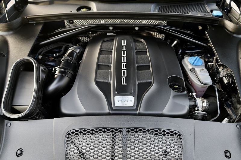 Porsche Macan S 1 Owner + Full Porsche Provenance + Pano Roof + PASM Image 32
