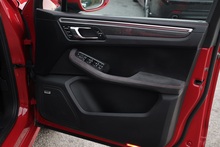 Porsche Macan GTS 1 Former Keeper + Full Porsche Main Dealer History + £13k Cost Options* - Thumb 19