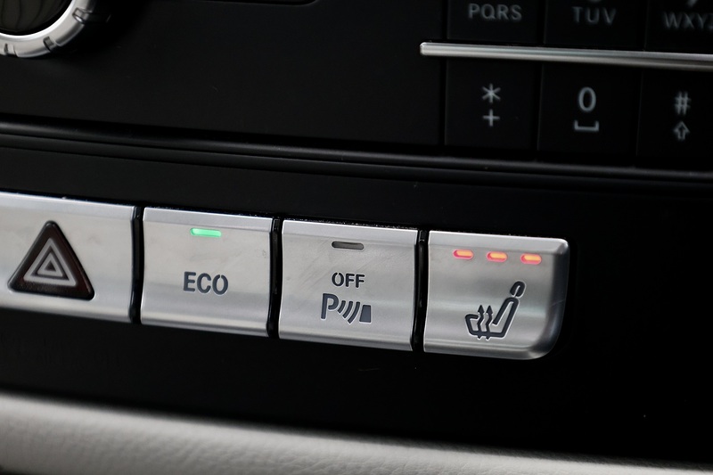 Mercedes-Benz CLS 220 CDI AMG Line Premium 1 Former Keeper + FSH + Sunroof + R.Camera Image 18