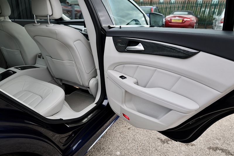 Mercedes-Benz CLS 220 CDI AMG Line Premium 1 Former Keeper + FSH + Sunroof + R.Camera Image 30