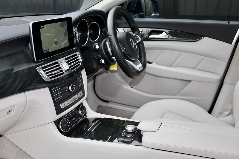 Mercedes-Benz CLS 220 CDI AMG Line Premium 1 Former Keeper + FSH + Sunroof + R.Camera Image 14