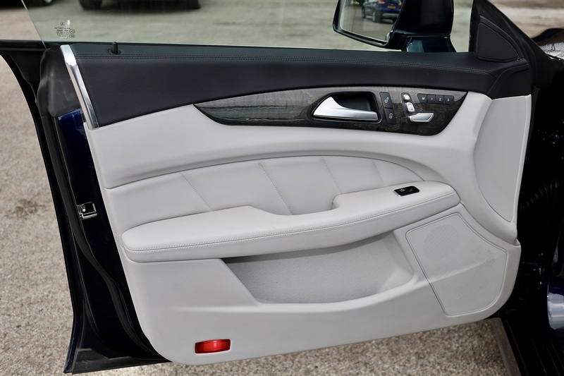 Mercedes-Benz CLS 220 CDI AMG Line Premium 1 Former Keeper + FSH + Sunroof + R.Camera Image 36