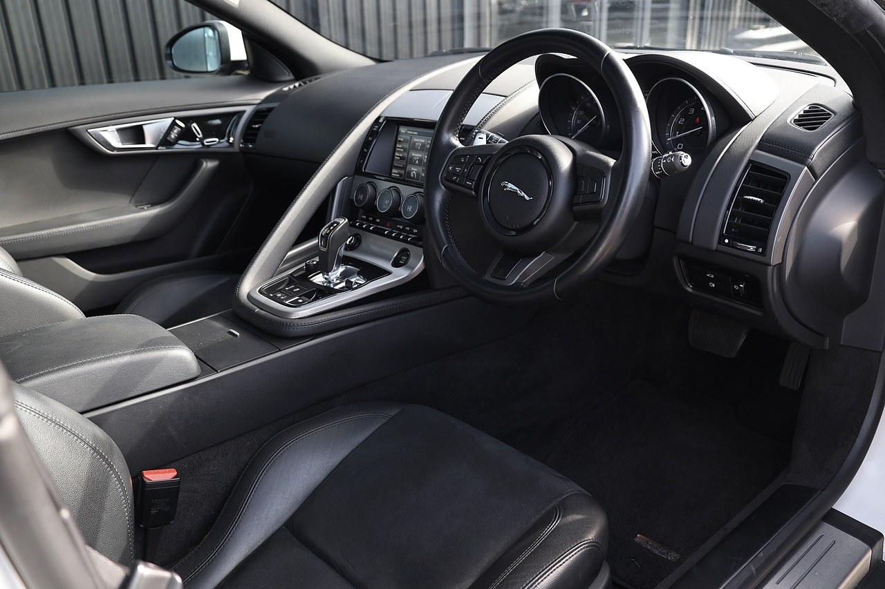 Jaguar F-Type Coupe Full Service History + Panoramic Roof - Large 7