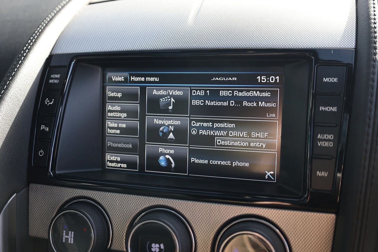 Jaguar F-Type Coupe Full Service History + Panoramic Roof - Large 27