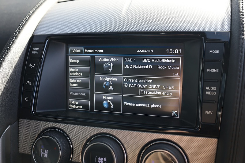 Jaguar F-Type Coupe Full Service History + Panoramic Roof Image 27