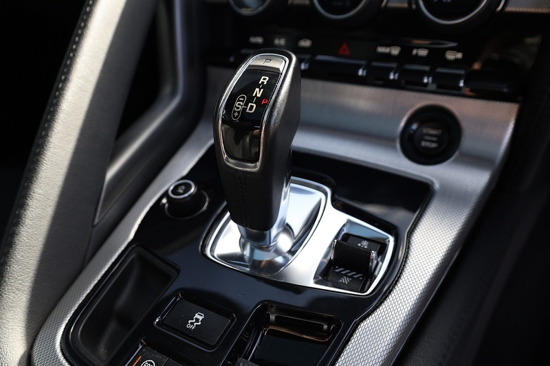 Jaguar F-Type Coupe Full Service History + Panoramic Roof Image 29