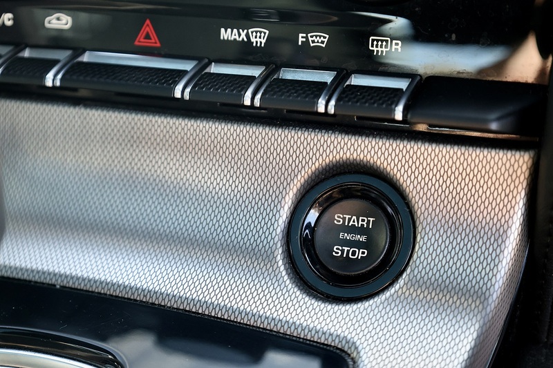 Jaguar F-Type Coupe Full Service History + Panoramic Roof Image 30