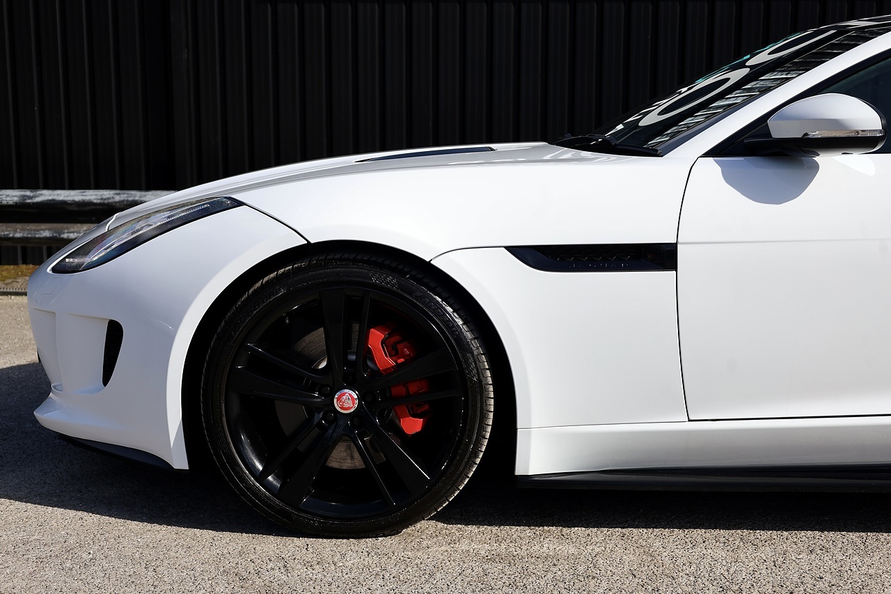 Jaguar F-Type Coupe Full Service History + Panoramic Roof - Large 34