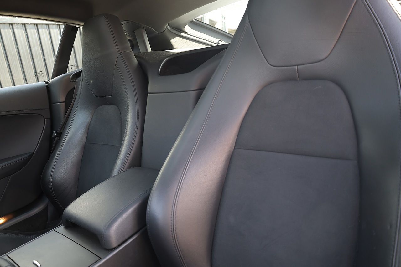 Jaguar F-Type Coupe Full Service History + Panoramic Roof - Large 41