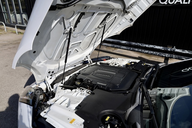 Jaguar F-Type Coupe Full Service History + Panoramic Roof Image 42