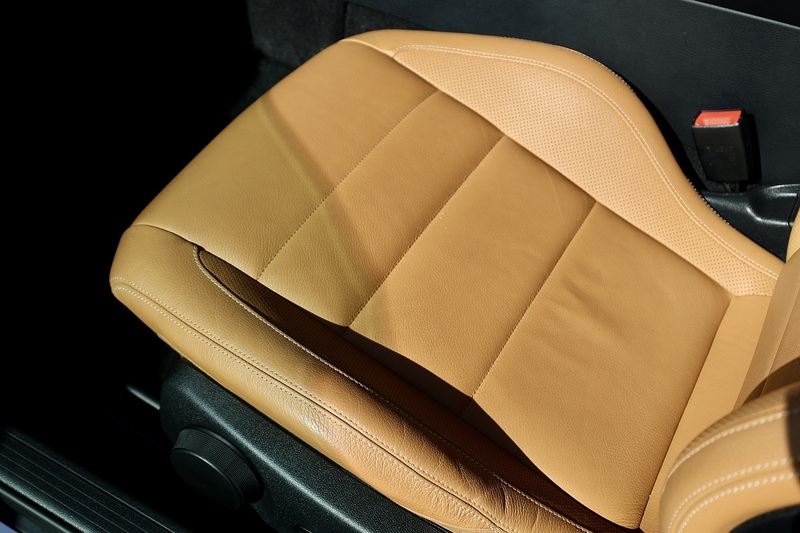 Mercedes-Benz E220 CDI SE Coupe Natural Leather + Distronic + 360 Cameras + Harmon Kardon + Huge / Rare Spec Image 10