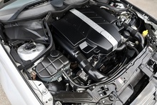 Mercedes-Benz CLK 240 Avantgarde 1 Former Keeper + 19 Services + Sunroof + Exceptional - Thumb 26
