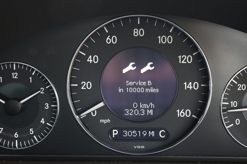 Mercedes-Benz CLK 240 Avantgarde 1 Former Keeper + 19 Services + Sunroof + Exceptional Image 33