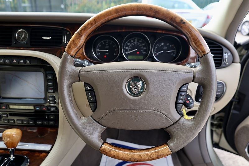 Jaguar XJ Sovereign Previously Supplied by Ourselves + 13 Services + Beautiful Condition Image 21