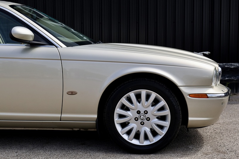 Jaguar XJ Sovereign Previously Supplied by Ourselves + 13 Services + Beautiful Condition Image 25