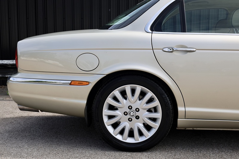 Jaguar XJ Sovereign Previously Supplied by Ourselves + 13 Services + Beautiful Condition Image 24
