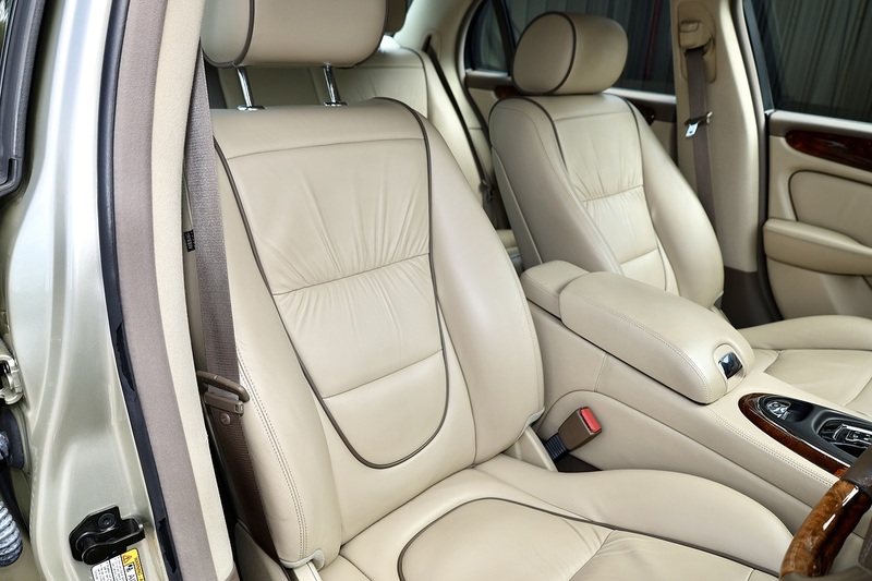 Jaguar XJ Sovereign Previously Supplied by Ourselves + 13 Services + Beautiful Condition Image 16