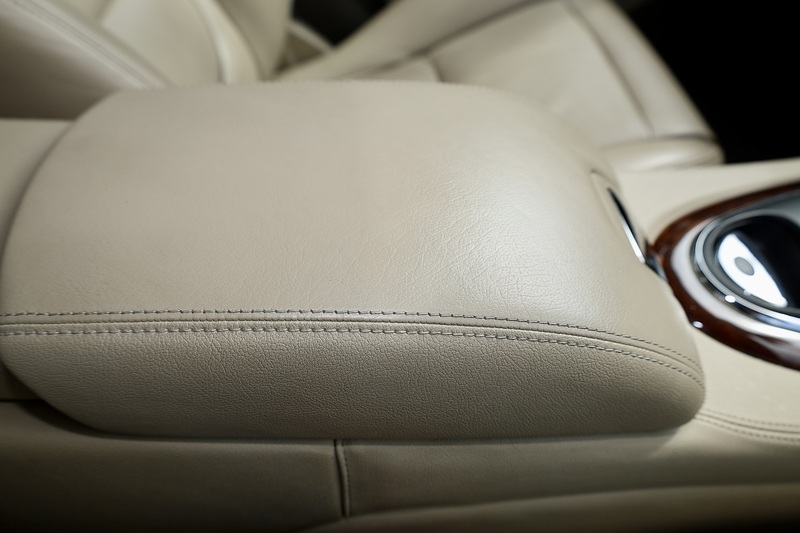 Jaguar XJ Sovereign Previously Supplied by Ourselves + 13 Services + Beautiful Condition Image 32