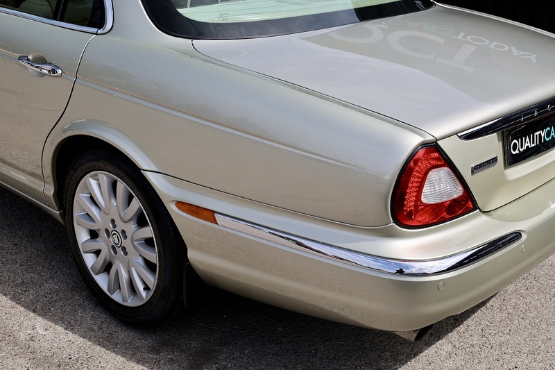 Jaguar XJ Sovereign Previously Supplied by Ourselves + 13 Services + Beautiful Condition Image 36