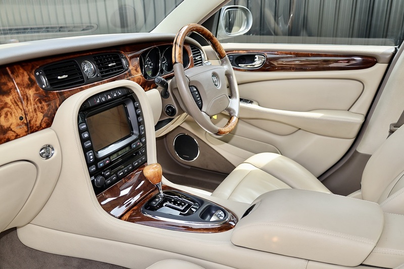 Jaguar XJ Sovereign Previously Supplied by Ourselves + 13 Services + Beautiful Condition Image 6