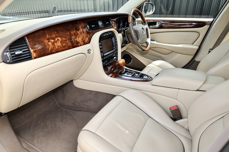 Jaguar XJ Sovereign Previously Supplied by Ourselves + 13 Services + Beautiful Condition Image 2