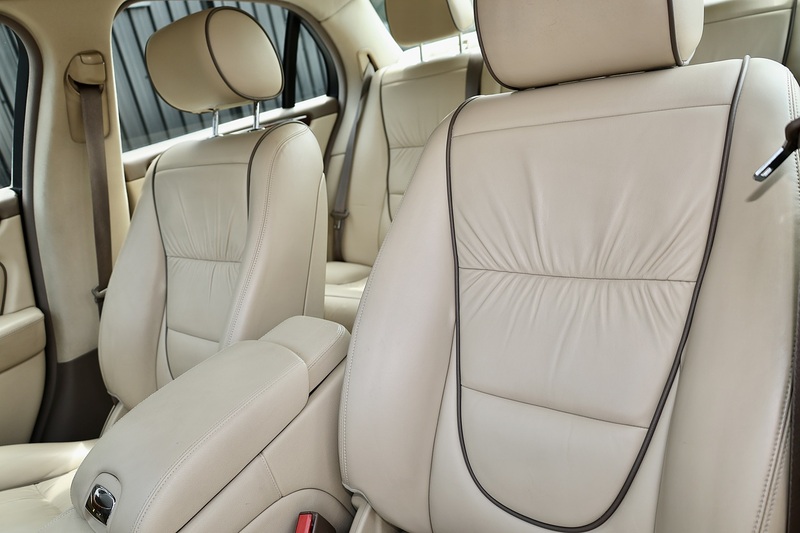 Jaguar XJ Sovereign Previously Supplied by Ourselves + 13 Services + Beautiful Condition Image 14