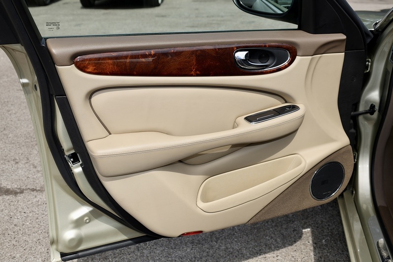 Jaguar XJ Sovereign Previously Supplied by Ourselves + 13 Services + Beautiful Condition Image 30