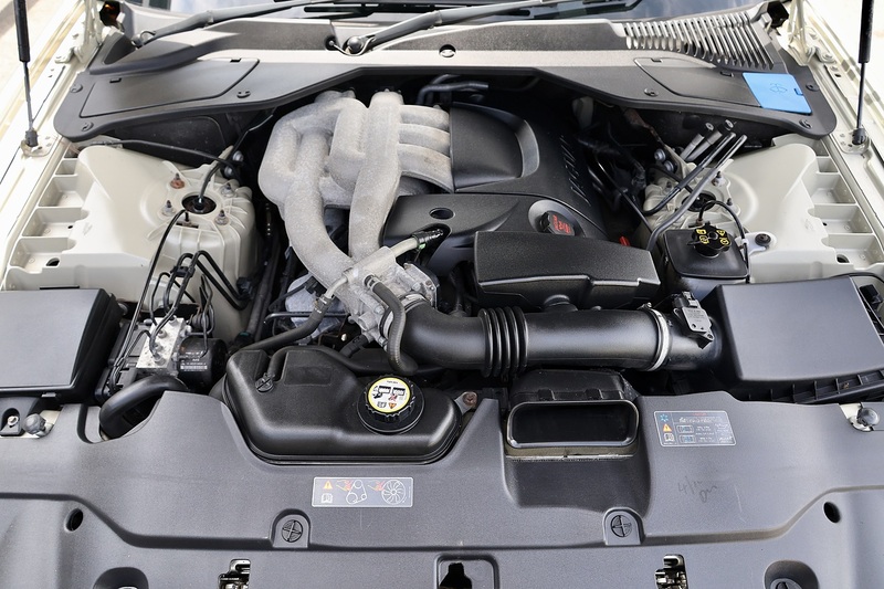 Jaguar XJ Sovereign Previously Supplied by Ourselves + 13 Services + Beautiful Condition Image 41
