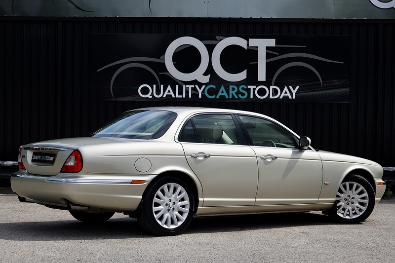 Jaguar XJ Sovereign Previously Supplied by Ourselves + 13 Services + Beautiful Condition Image 12