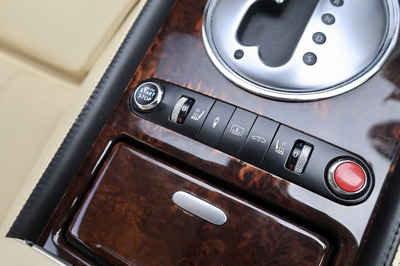 Bentley Continental Flying Spur 6.0 W12 + Sunroof + Previously Supplied by Ourselves Image 26