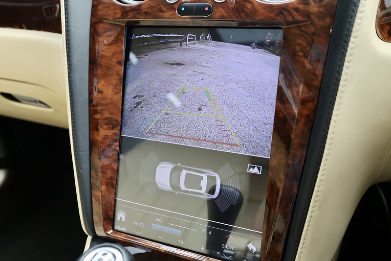 Bentley Continental Flying Spur 6.0 W12 + Sunroof + Previously Supplied by Ourselves Image 28