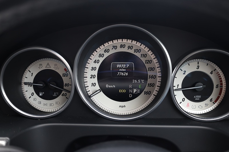 Mercedes-Benz E220 CDI AMG Night Edition Panoramic Roof + Harmon Kardon + Memory Pack + Keyless Image 45