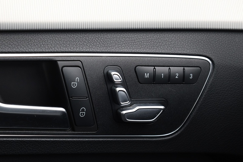 Mercedes-Benz E220 CDI AMG Night Edition Panoramic Roof + Harmon Kardon + Memory Pack + Keyless Image 17