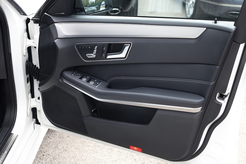 Mercedes-Benz E220 CDI AMG Night Edition Panoramic Roof + Harmon Kardon + Memory Pack + Keyless Image 22