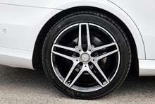 Mercedes-Benz E220 CDI AMG Night Edition Panoramic Roof + Harmon Kardon + Memory Pack + Keyless - Thumb 43