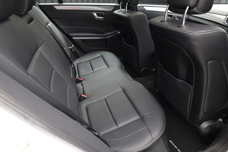 Mercedes-Benz E220 CDI AMG Night Edition Panoramic Roof + Harmon Kardon + Memory Pack + Keyless Image 34