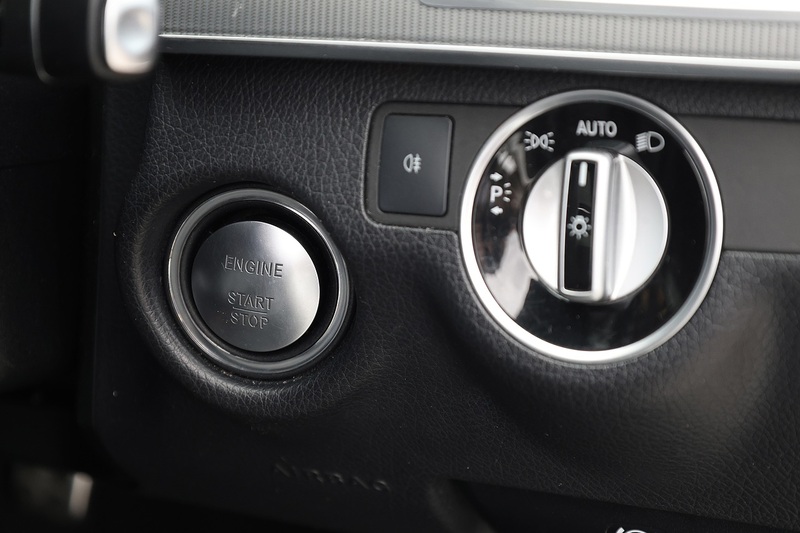 Mercedes-Benz E220 CDI AMG Night Edition Panoramic Roof + Harmon Kardon + Memory Pack + Keyless Image 35